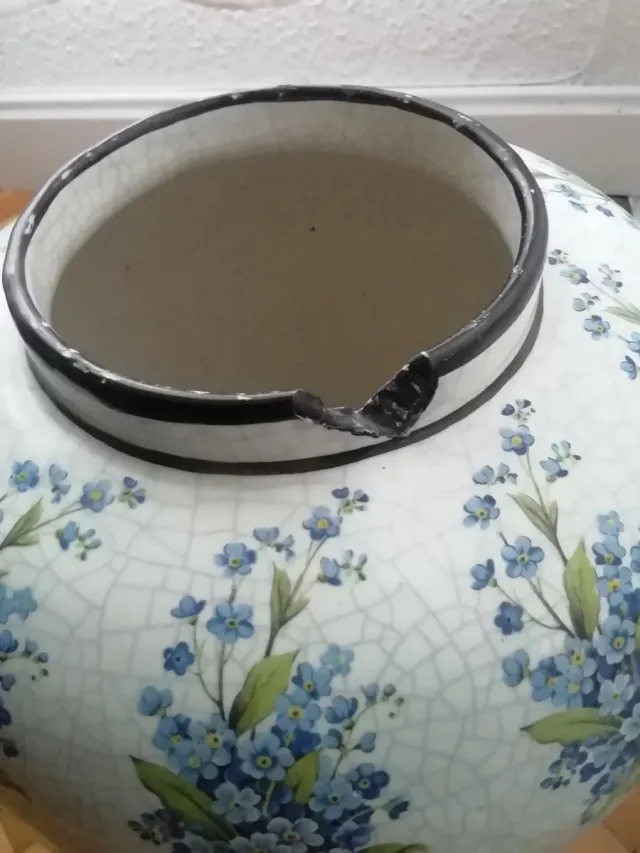 Jarrón antiguo floral