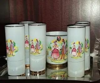 Vasos Vintage antiguos. Diseño de Pareja y cubiter