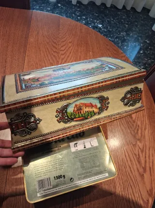 2 Cajas Metálicas Vintage: Cola Cao y Paisaje