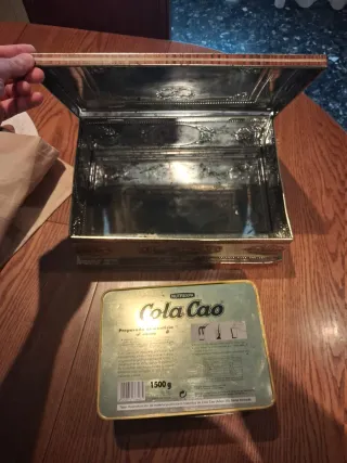 2 Cajas Metálicas Vintage: Cola Cao y Paisaje