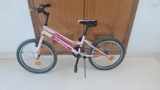 Bicicleta infantil rosa poco uso