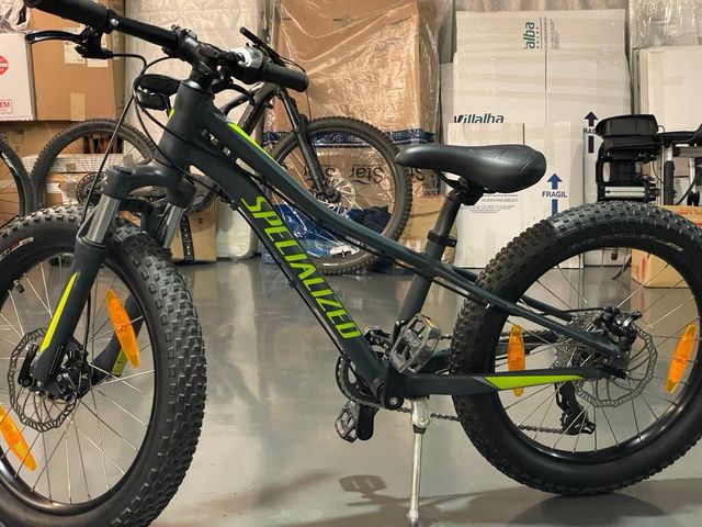 Bici Niño Specialized Fatboy 20' Negra/Amarilla