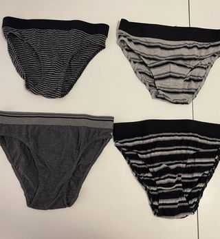 Cuatro slips calzoncillos