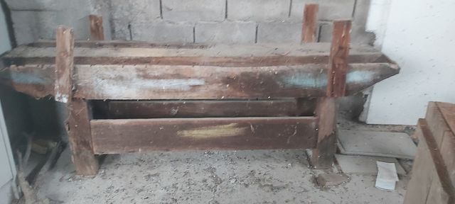 Banco antiguo de madera