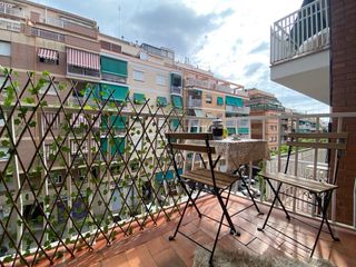 Habitación con terraza propia en Badalona