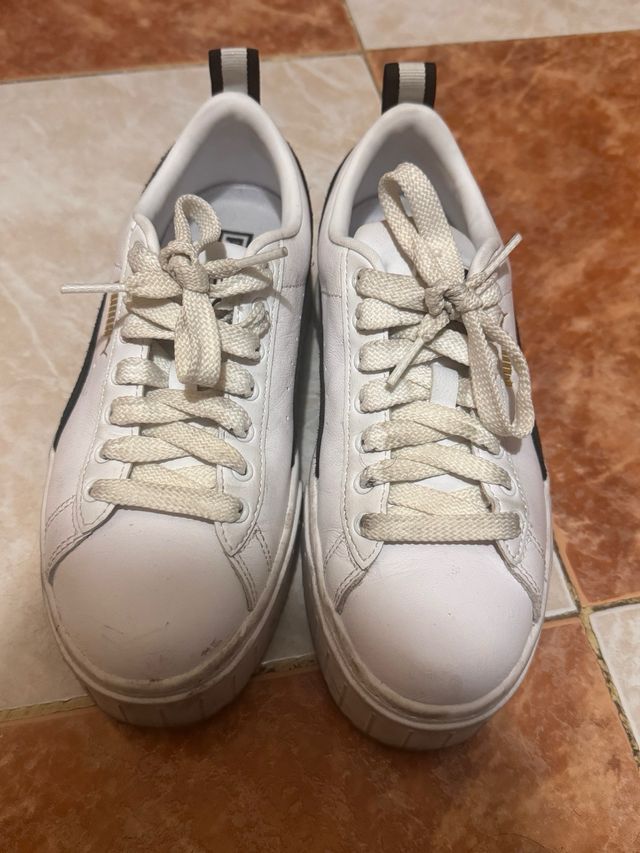 Zapatillas Puma Blancas y Negras