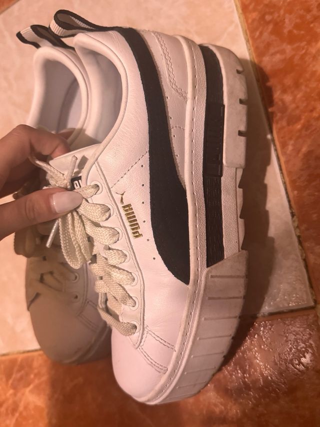 Zapatillas Puma Blancas y Negras