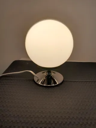 Lampada da tavolo vintage in metallo e vetro