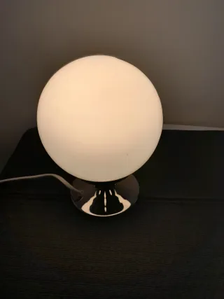 Lampada da tavolo vintage in metallo e vetro