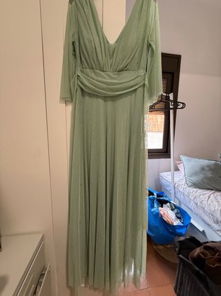 Vestido fiesta verde pastel con brillos