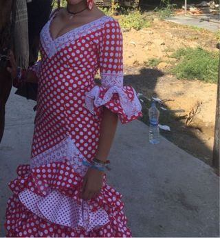 Traje de flamenca rojo y blanco