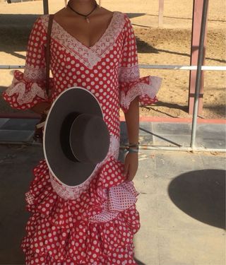 Traje de flamenca rojo y blanco