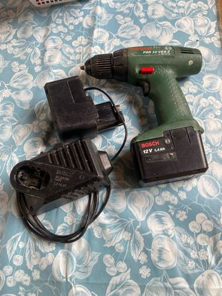 Taladro Bosch PSR 12 VES-2 con cargador