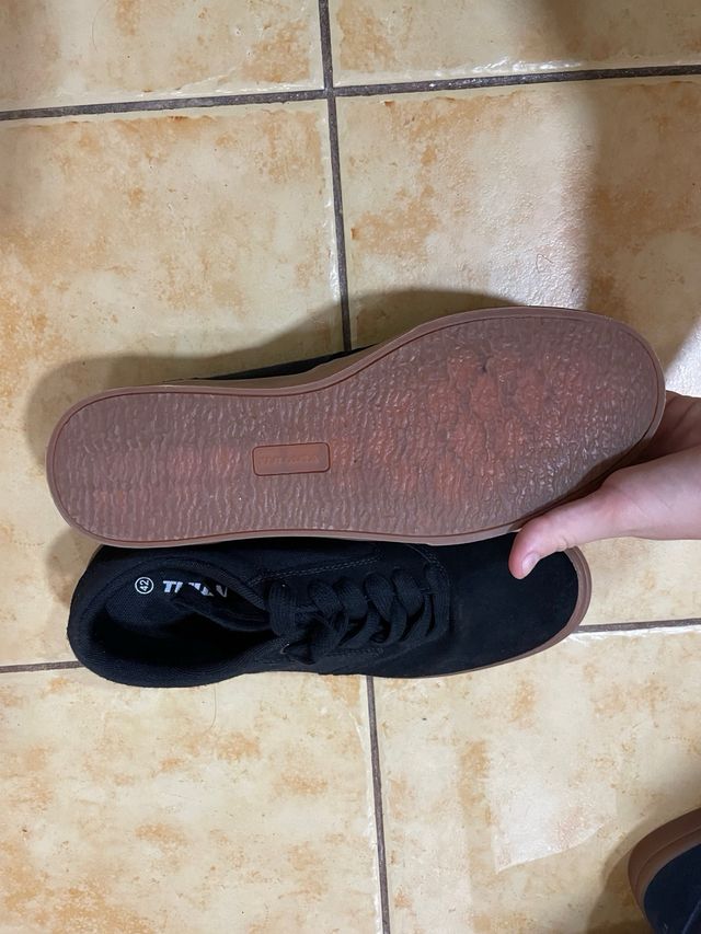 Zapatillas Tijuana Talla 42 Negras y Marrones