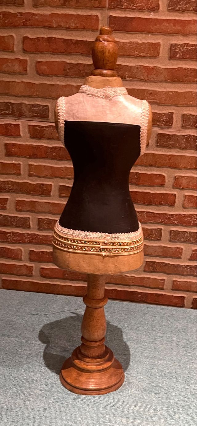 Maniquí para Joyas Negro y Dorado