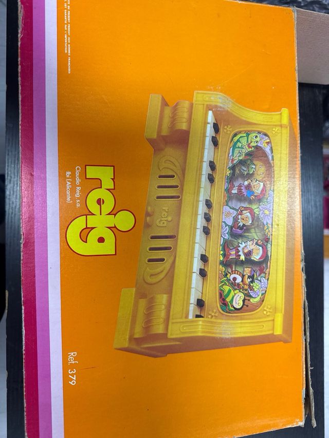 Piano Juguete Antiguo Amarillo