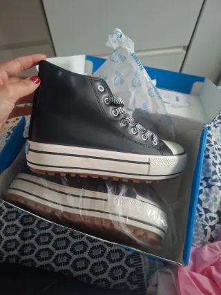 Zapatillas Mustang Plataforma Negras