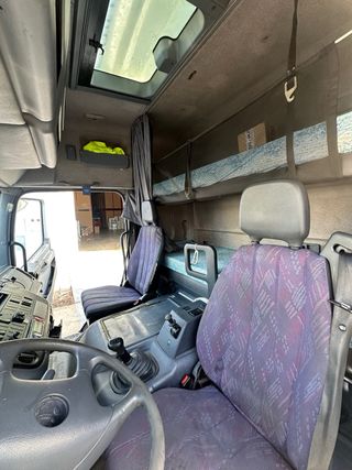 MERCEDES-BENZ ATEGO 1528 (2001) – 50 m³ – 280 CV