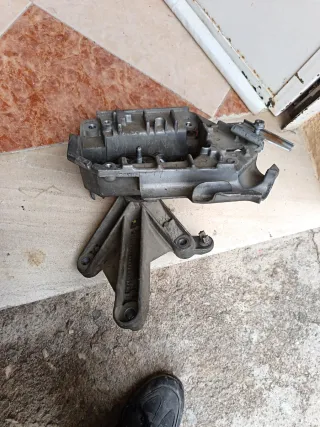 Soporte caja cambios y batería Renault Clio 3