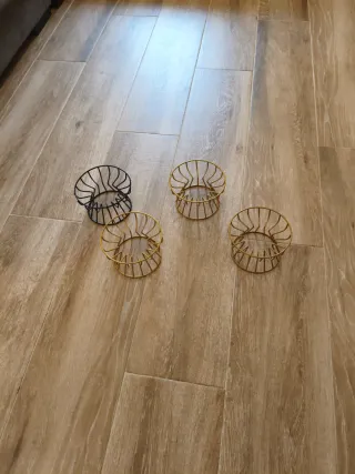 Contenitore per cibo per gatti con ascensore