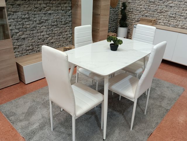 Mesa 120cm y 4 sillas , Ofertón!