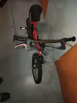 Bicicleta infantil Btwin roja