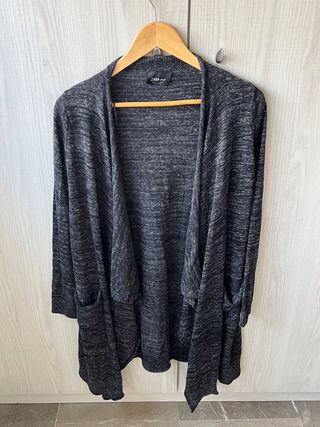 Jersey Zara gris talla S pero es grande