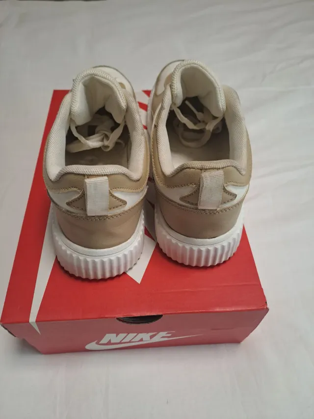 Zapatillas Fashion Sport Blancas y Beige
