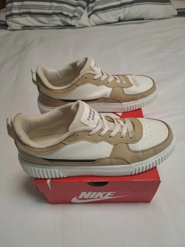 Zapatillas Fashion Sport Blancas y Beige