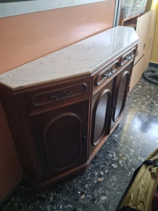 Recibidor taquillon madera y mármol antiguo.