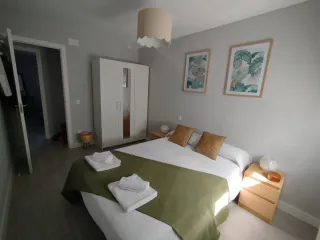 Casa rural con jardín y piscina