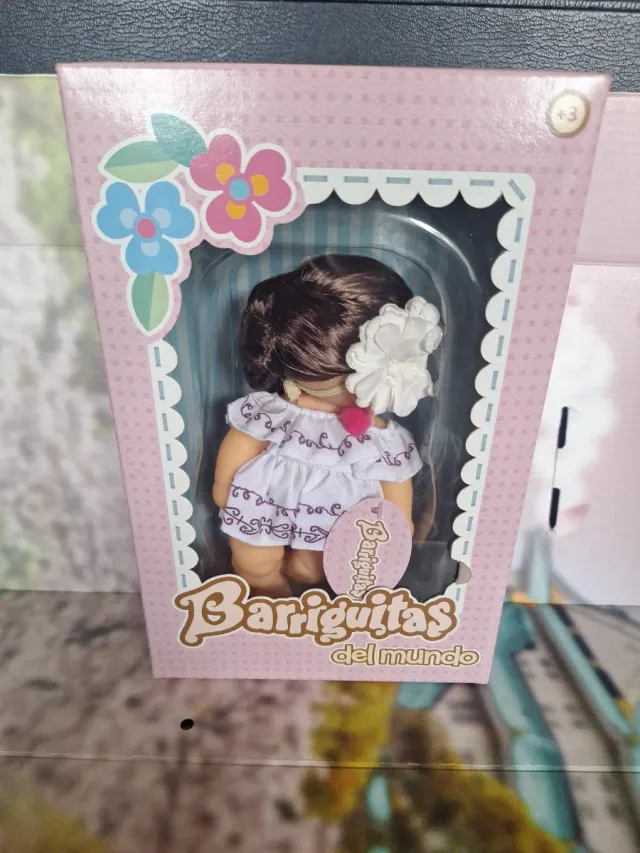 Barriguitas Muñeca con Vestido Blanco