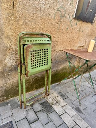 Dos Sillas Francesas Antiguas Metálicas  .años 60