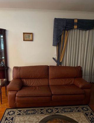 Sofá de Couro Castanho