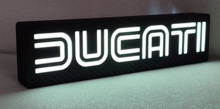 Lámpara LED Logo Ducati negro retro 20% DESCUENTO