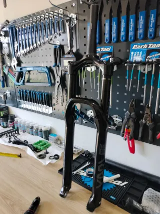 Rockshox Yari RC Debonair 29