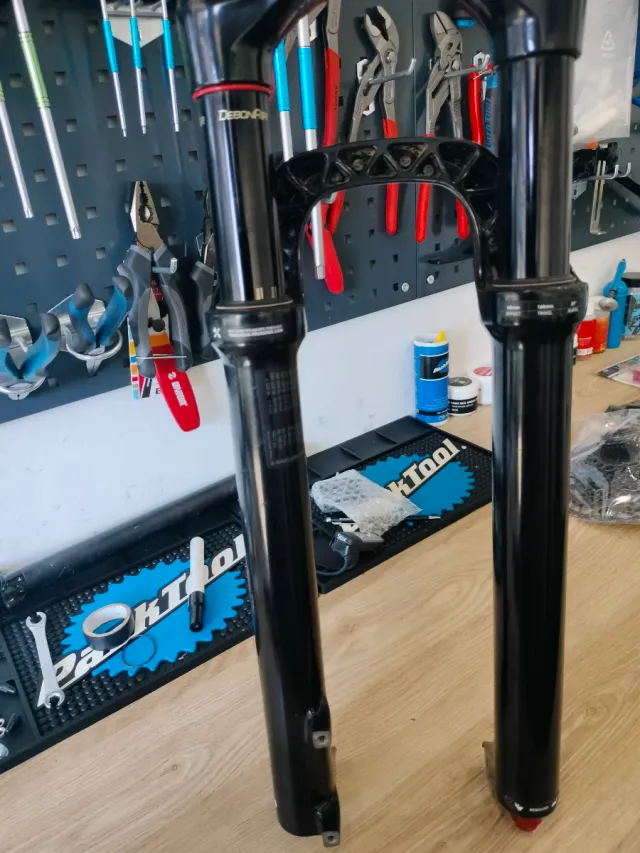 Rockshox Yari RC Debonair 29