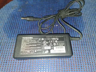 Toshiba carregador.