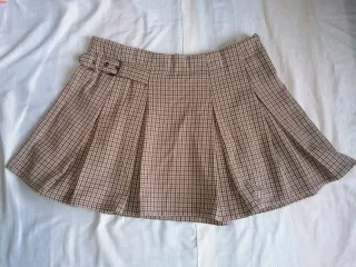 Falda de cuadros marrón