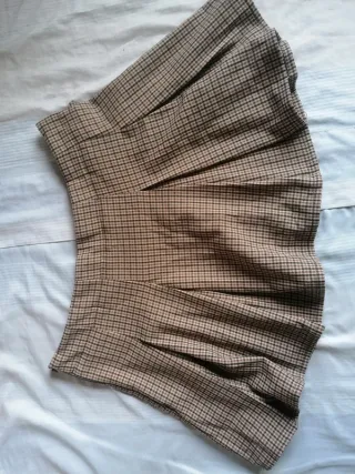 Falda de cuadros marrón