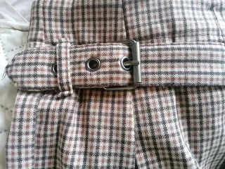 Falda de cuadros marrón