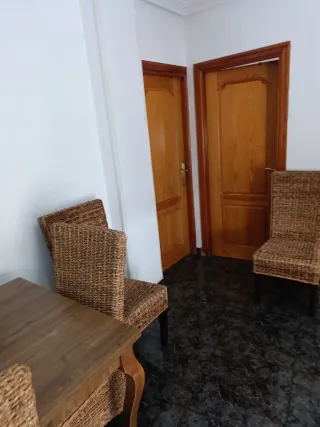 8 Puertas de paso roble  Medidas 74.5 x 202