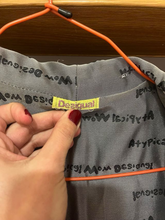 Abrigo Desigual Rojo Talla Única