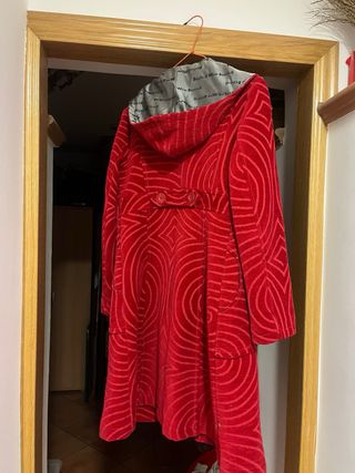 Abrigo Desigual Rojo Talla Única