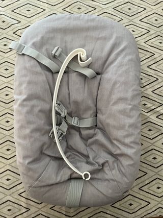 Trona Stokke Tripp Trapp con colgador