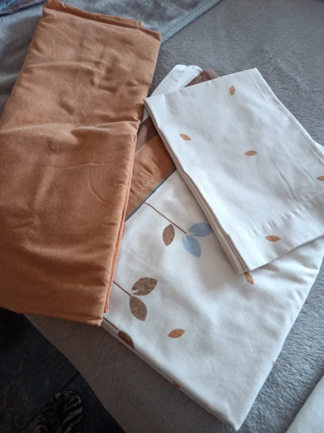 Juego sábanas 90cm marrón y blanco