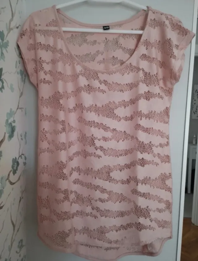 Camiseta calada tipo camuflaje