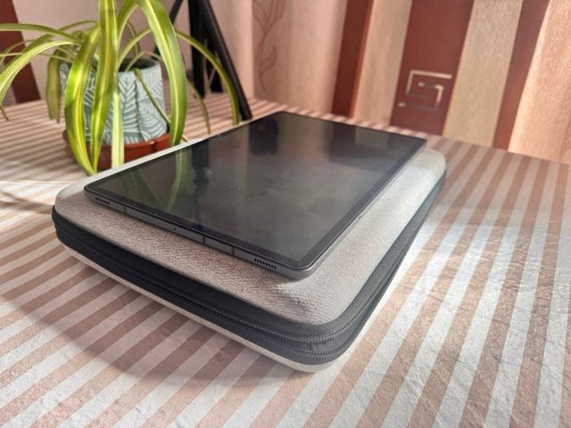 Samsung Galaxy Tab S8 Plus en excelente estado.