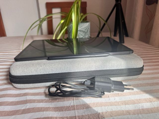 Samsung Galaxy Tab S8 Plus en excelente estado.