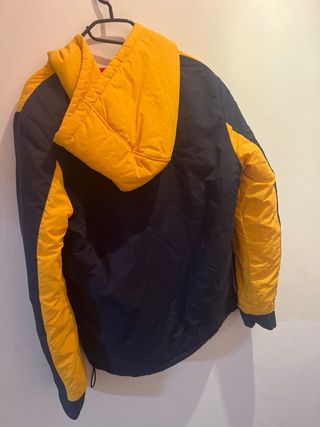 Sudadera térmica con capucha y bolsillo